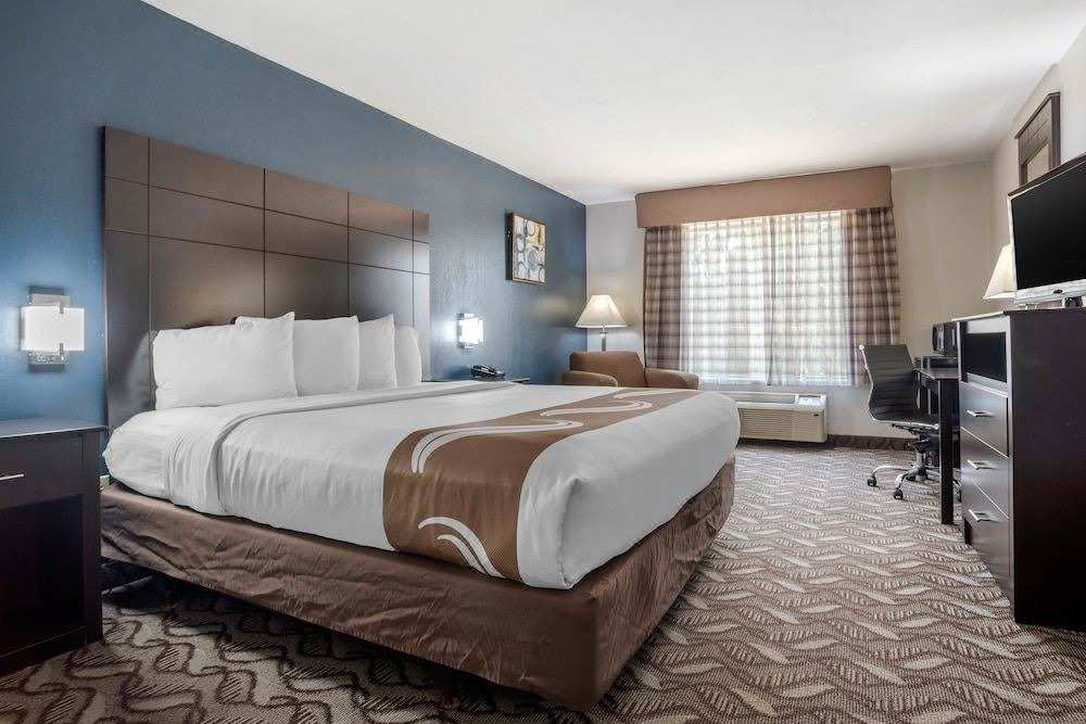 Photo of Bedroom in Broadmoor