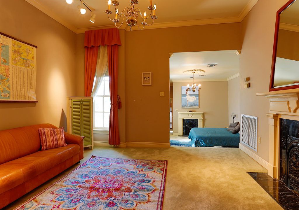 Photo of Livingroom in Garden District