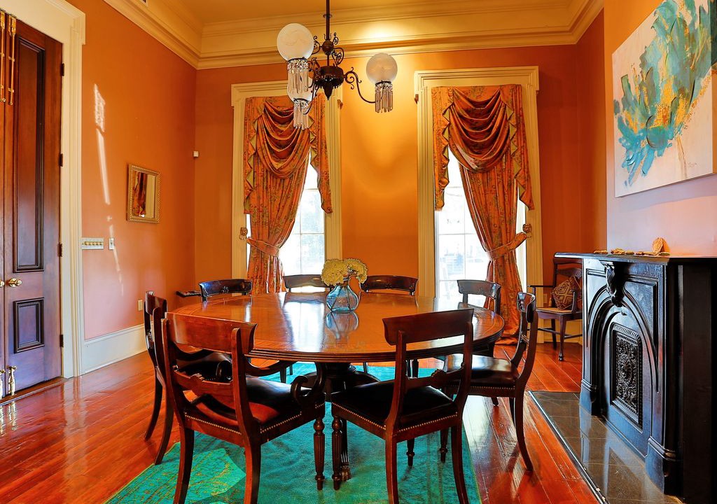 Photo of Livingroom in Garden District