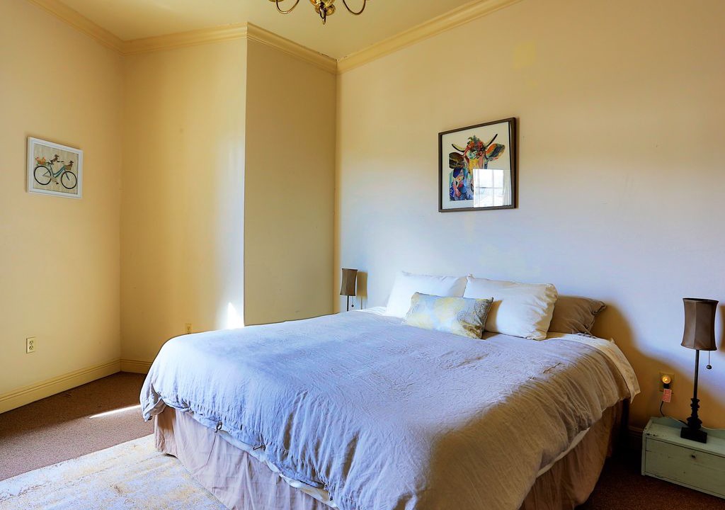 Photo of Bedroom in Garden District