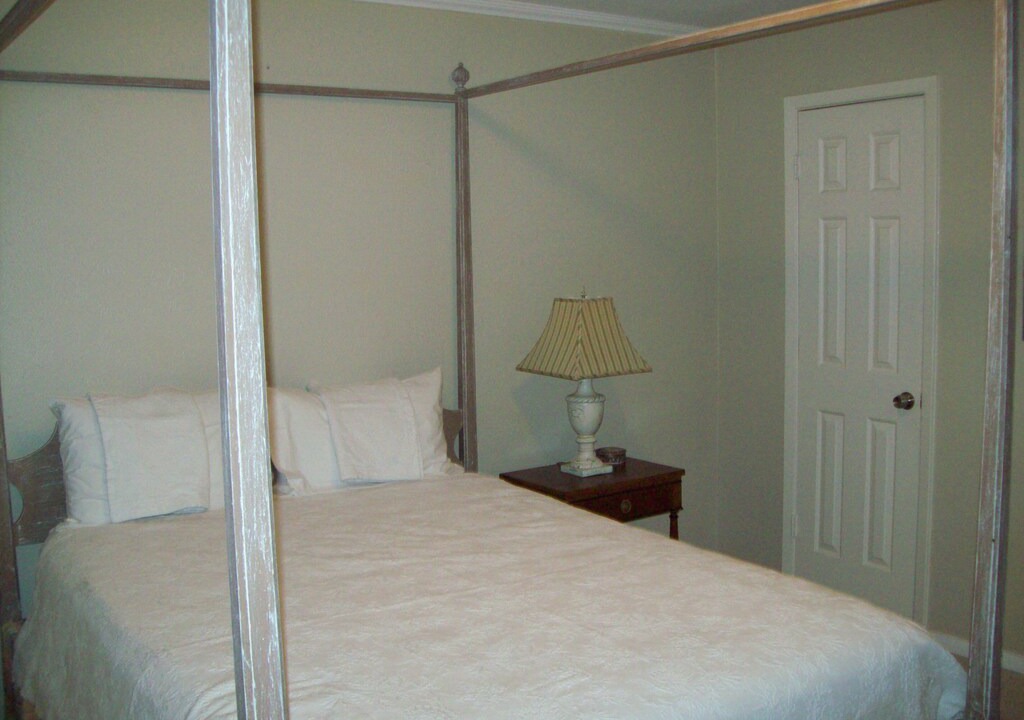 Photo of Bedroom in Knox - Henderson