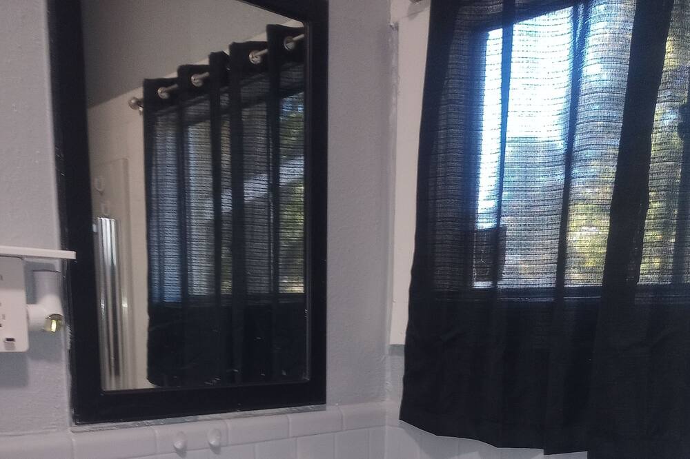 Photo of Bathroom in Highland Historic District