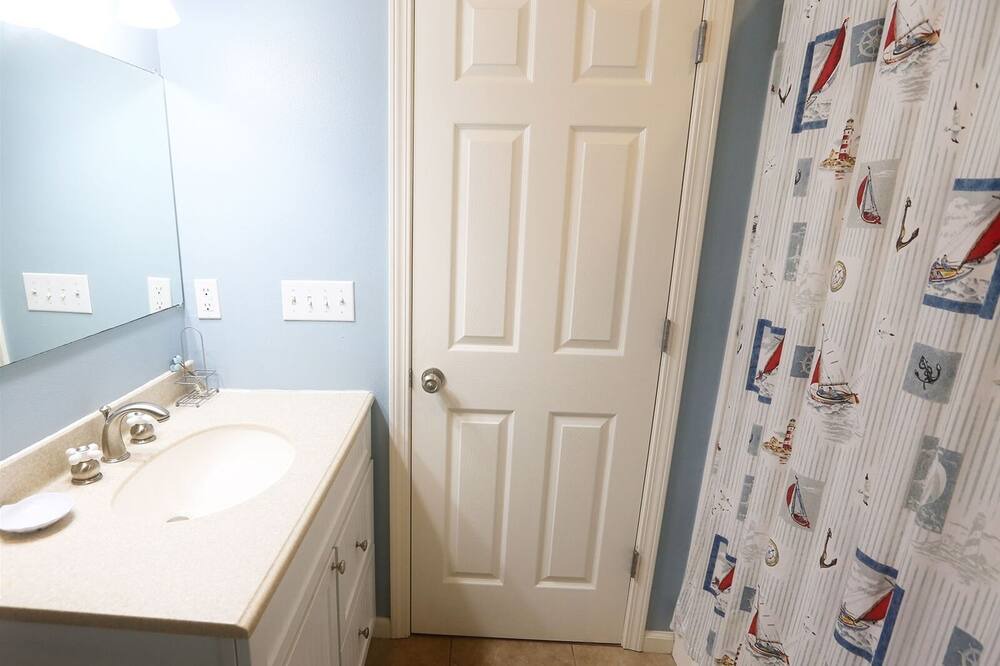 Photo of Bathroom in Golden Meadow
