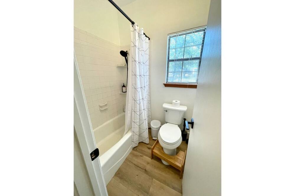 Photo of Bathroom in Cedar Creek