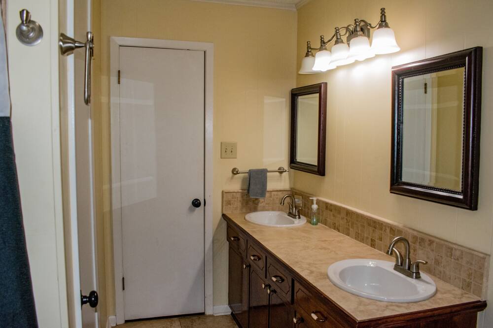 Photo of Bathroom in Breaux Bridge
