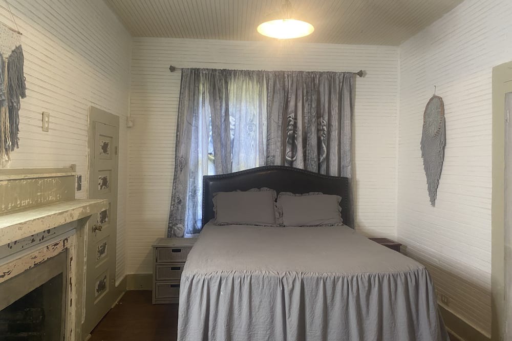 Photo of Bedroom in St. Francisville