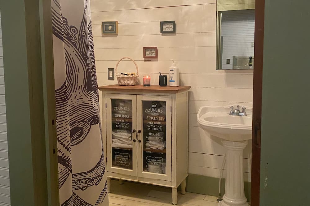 Photo of Bathroom in St. Francisville