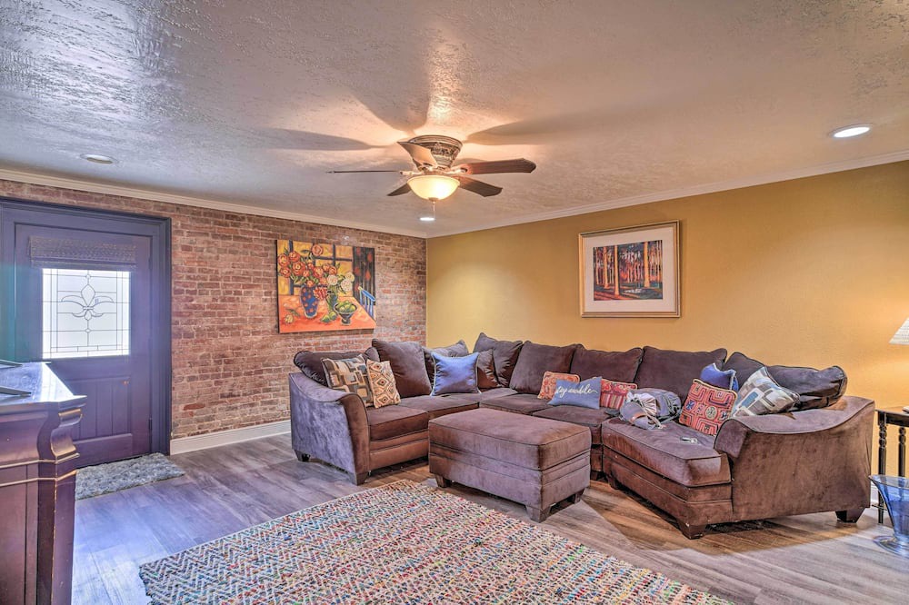 Photo of Livingroom in Welsh