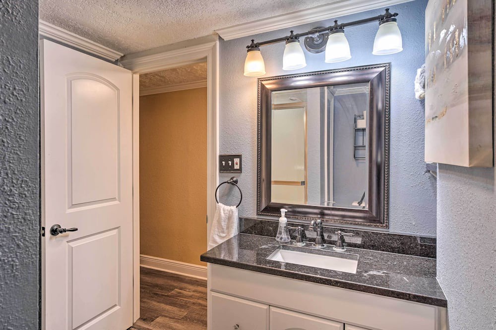 Photo of Bathroom in Welsh