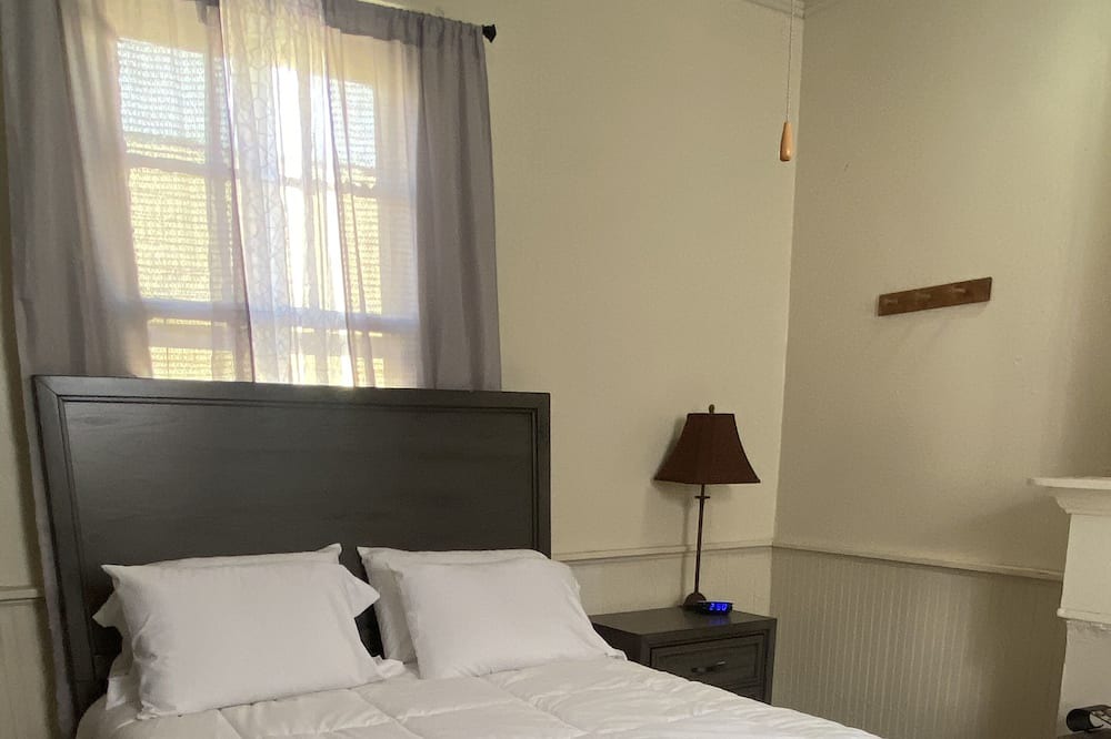 Photo of Bedroom in Donaldsonville