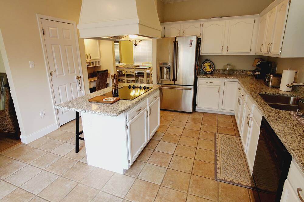 Photo of Bedroom in Diamondhead