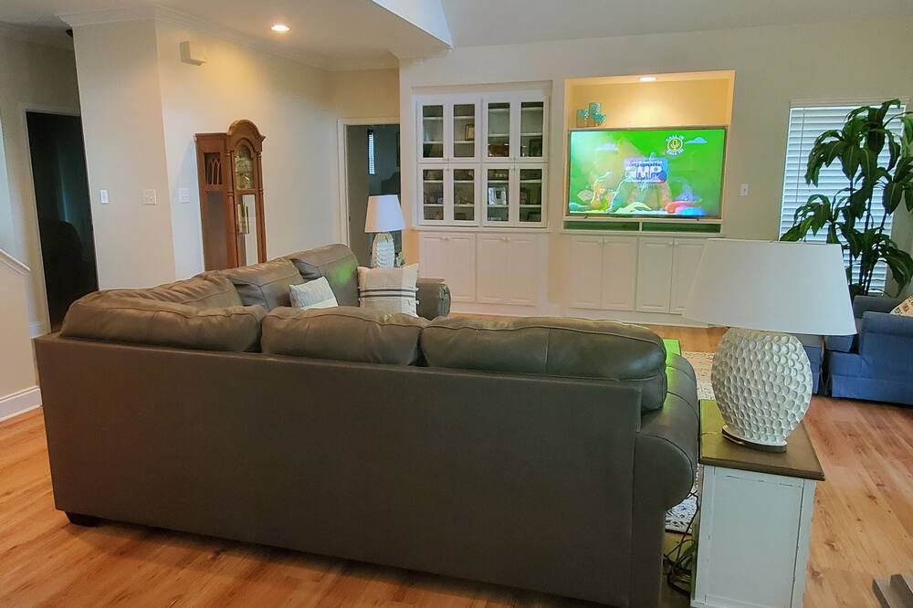 Photo of Bedroom in Diamondhead