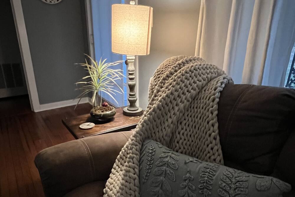 Photo of Livingroom in Jonesville