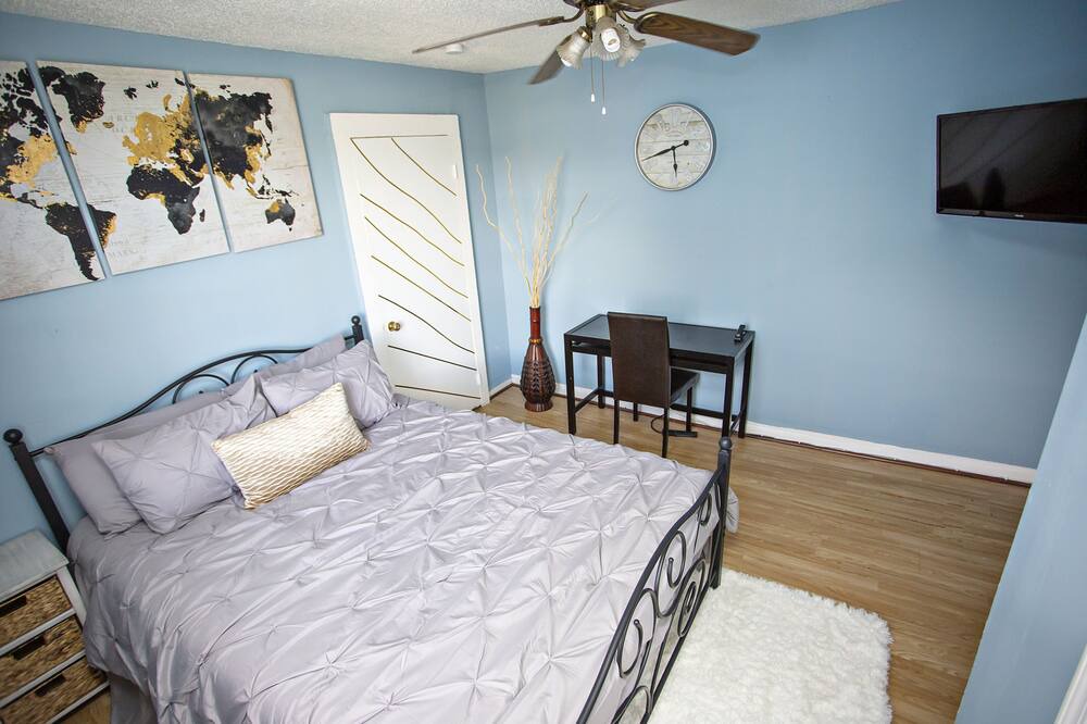 Photo of Bedroom in Whitney