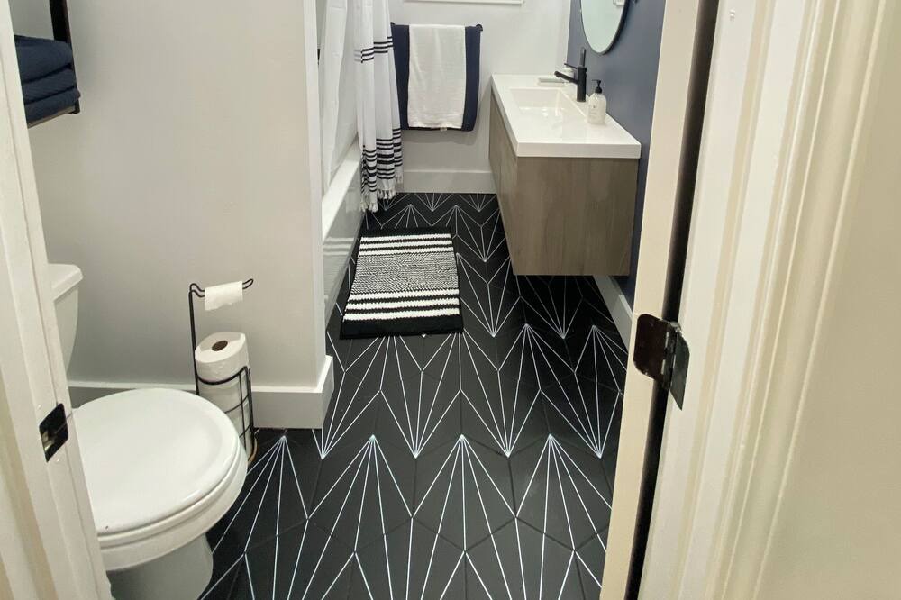 Photo of Bathroom in Chalmette