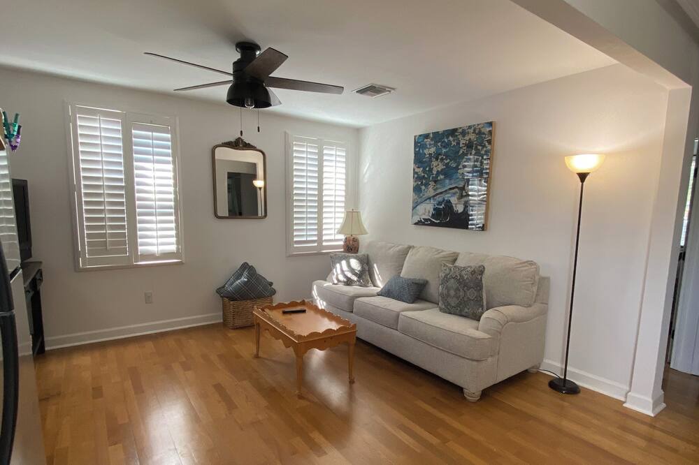 Photo of Livingroom in Chalmette