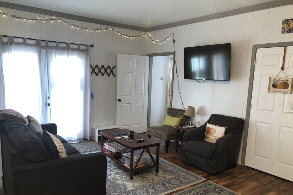 Photo of Livingroom in Scott