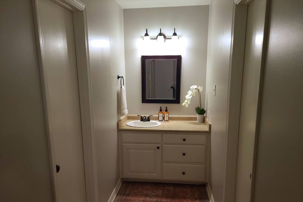 Photo of Bathroom in Natchitoches