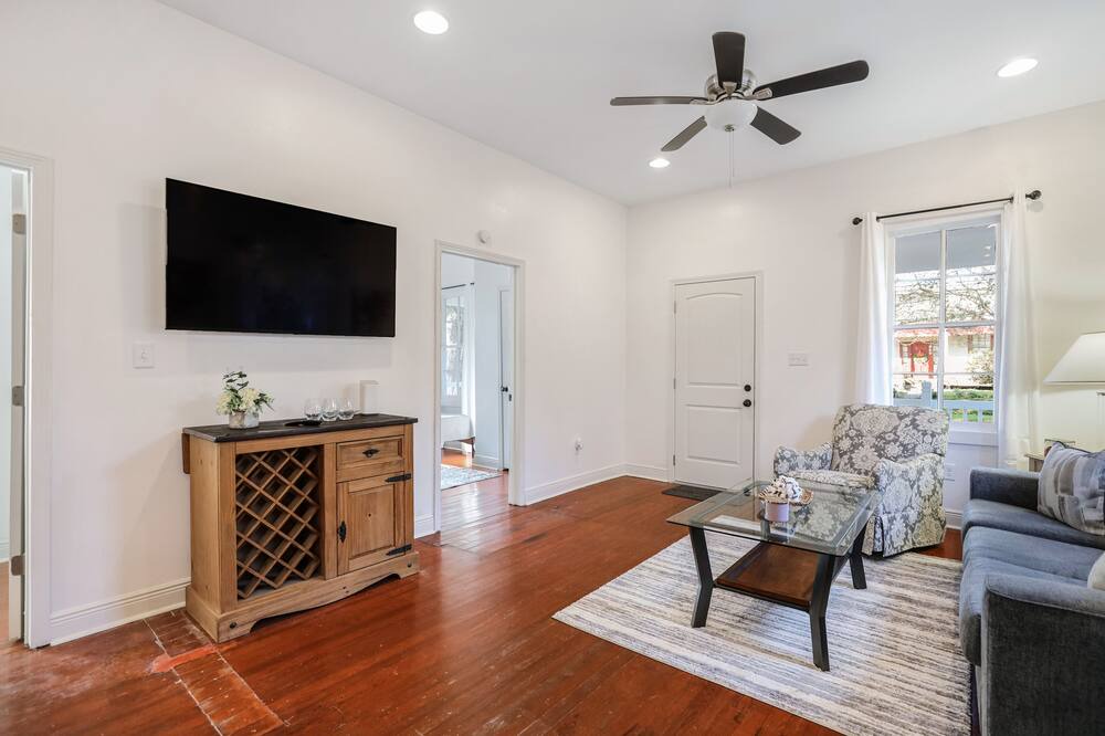 Photo of Livingroom in Beauregard Town Historic District