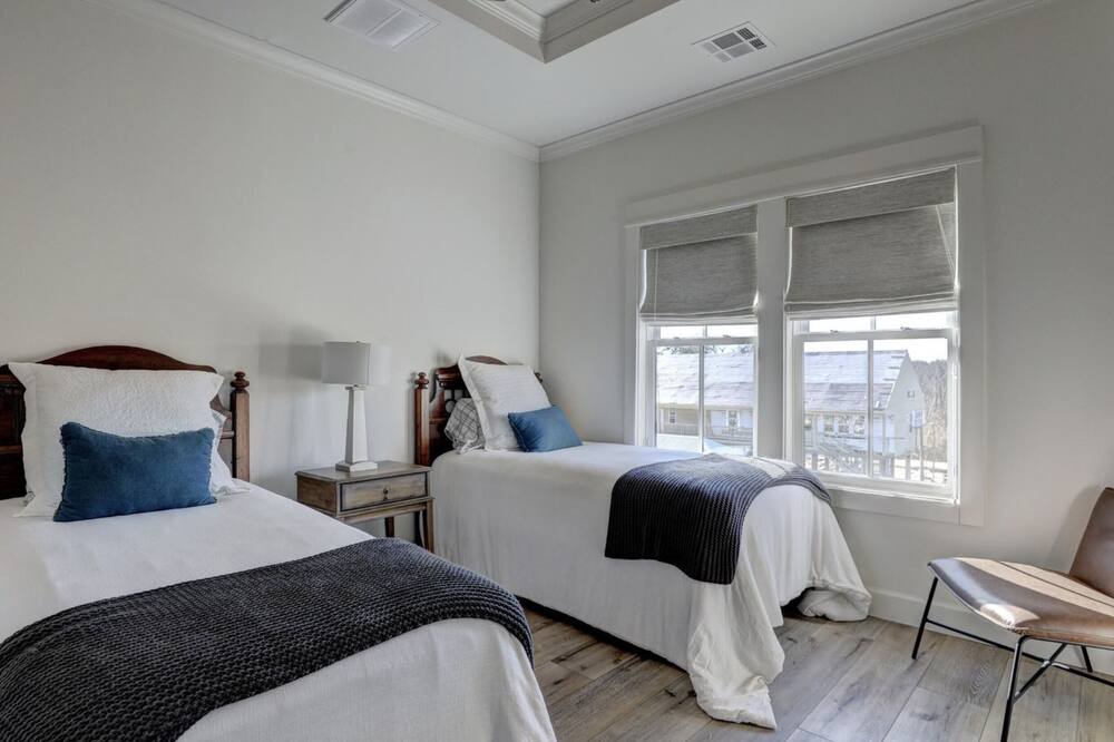 Photo of Bedroom in Perry