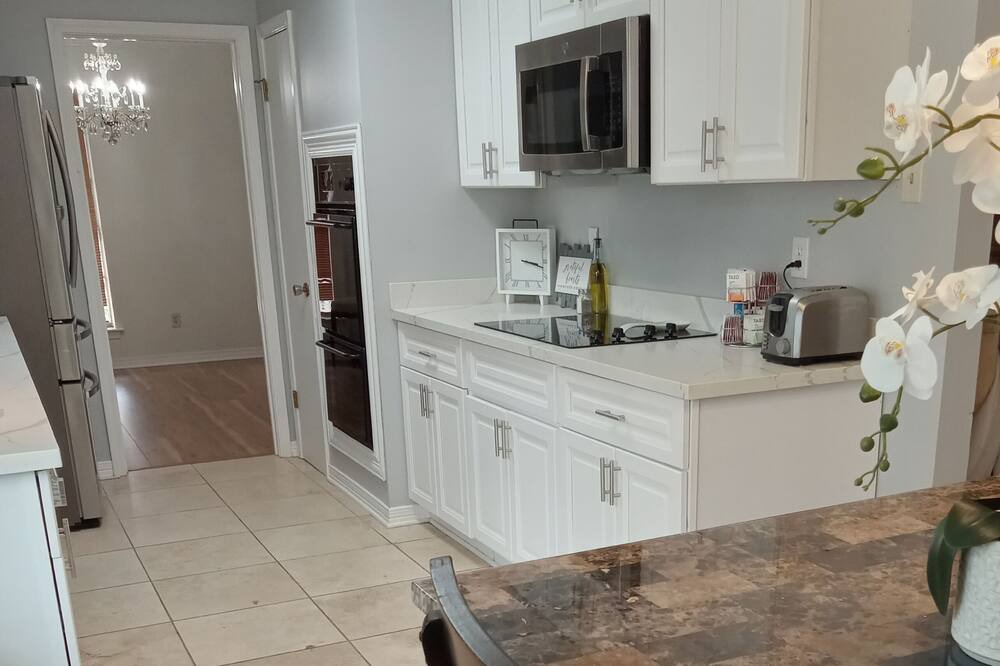 Photo of Kitchen in Old Aurora
