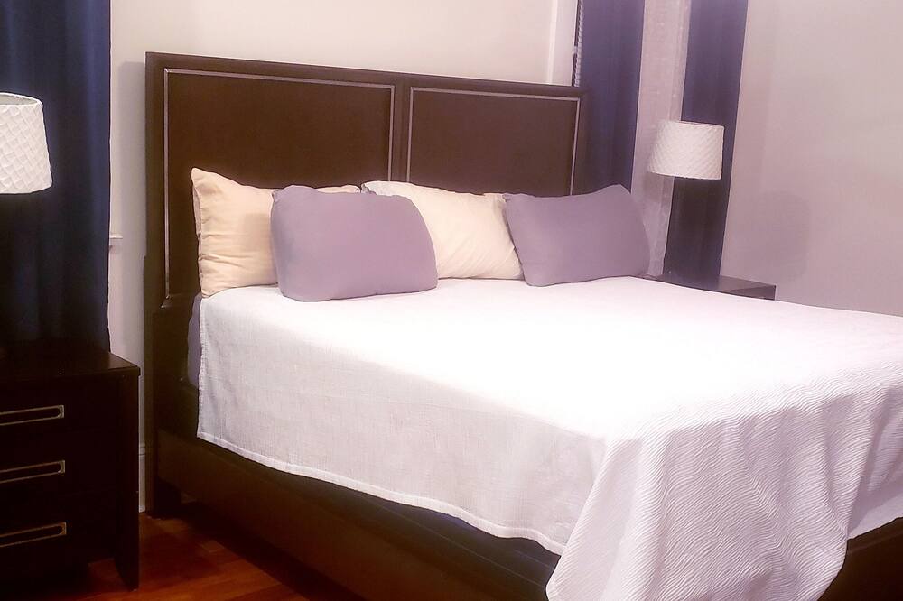 Photo of Bedroom in Old Aurora