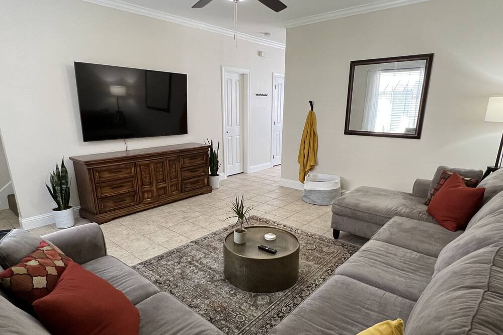 Photo of Livingroom in Highlands - Perkins