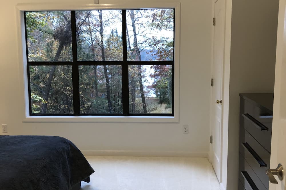 Photo of Bedroom in Gardner