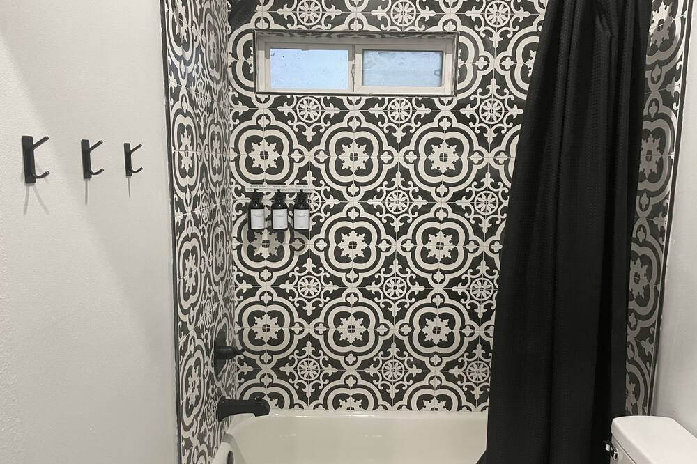 Photo of Bathroom in Hoffman Triangle