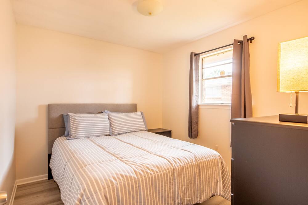 Photo of Bedroom in Marrero