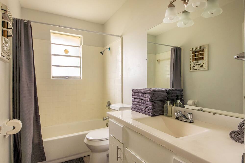 Photo of Bathroom in Marrero