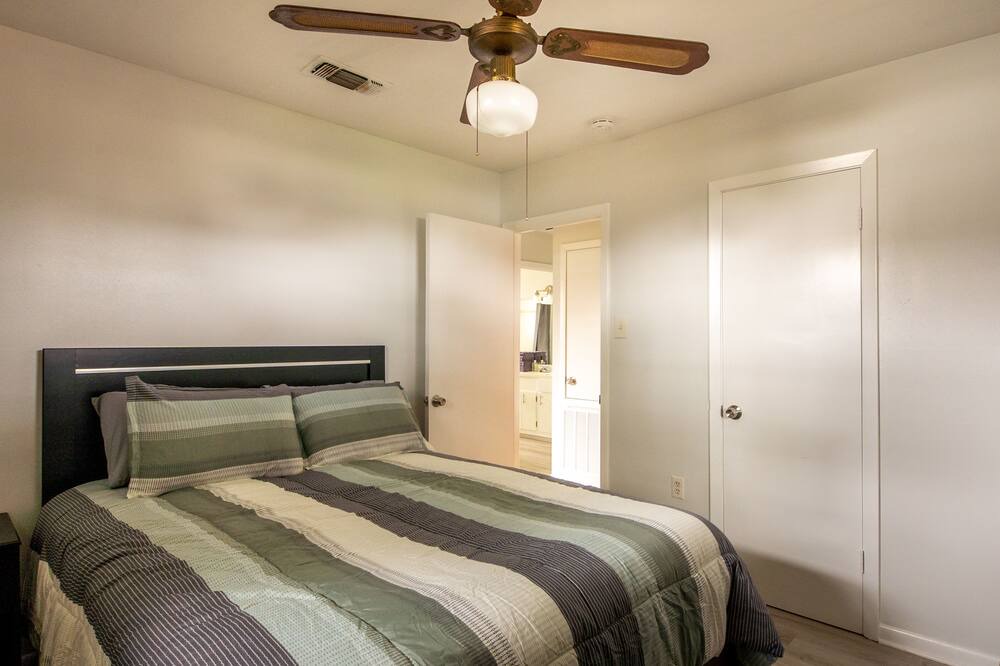 Photo of Bedroom in Marrero