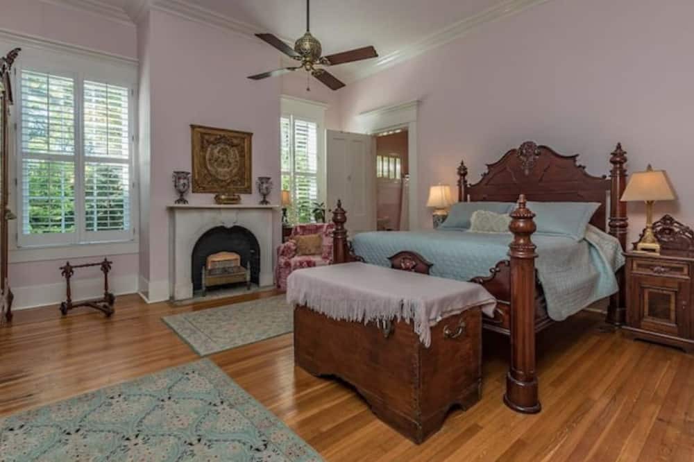 Photo of Bedroom in Franklin