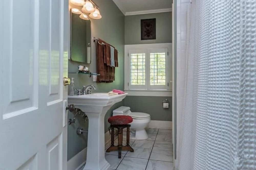 Photo of Bathroom in Franklin