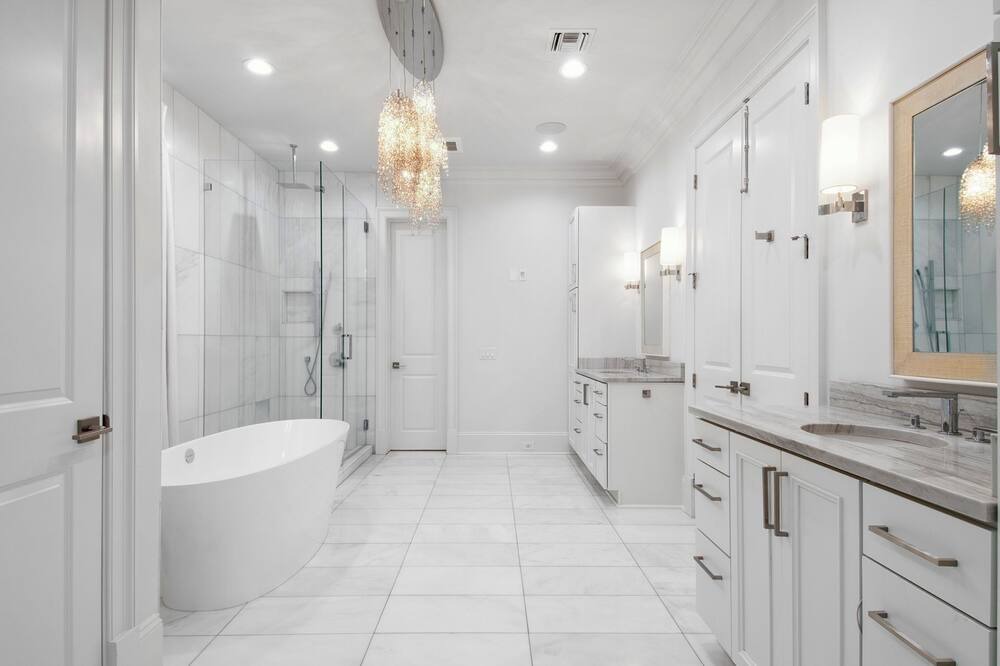 Photo of Bathroom in Black Pearl