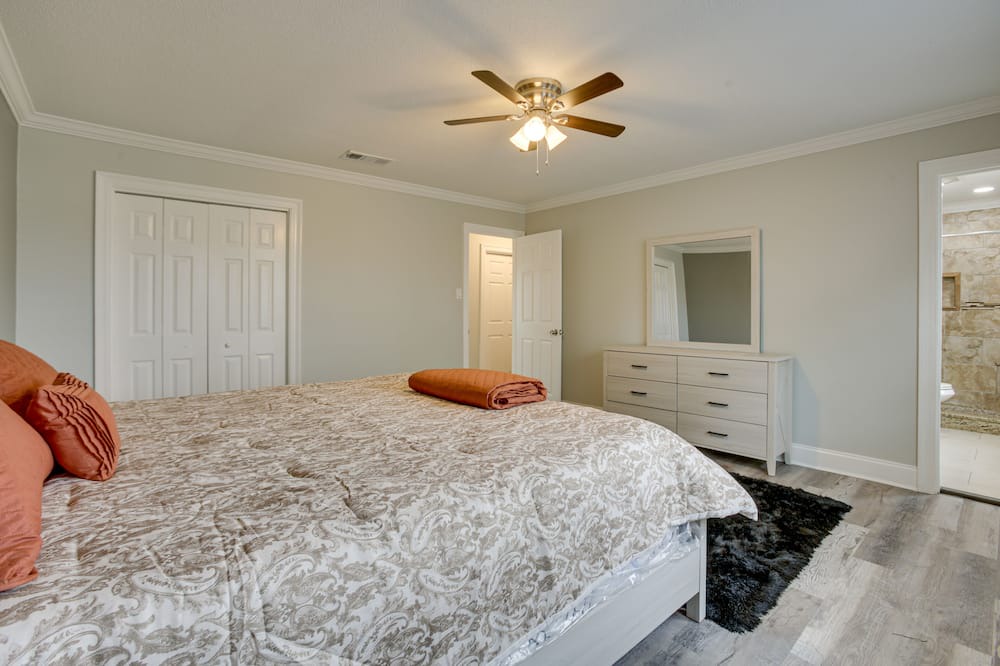 Photo of Bedroom in Timberlane