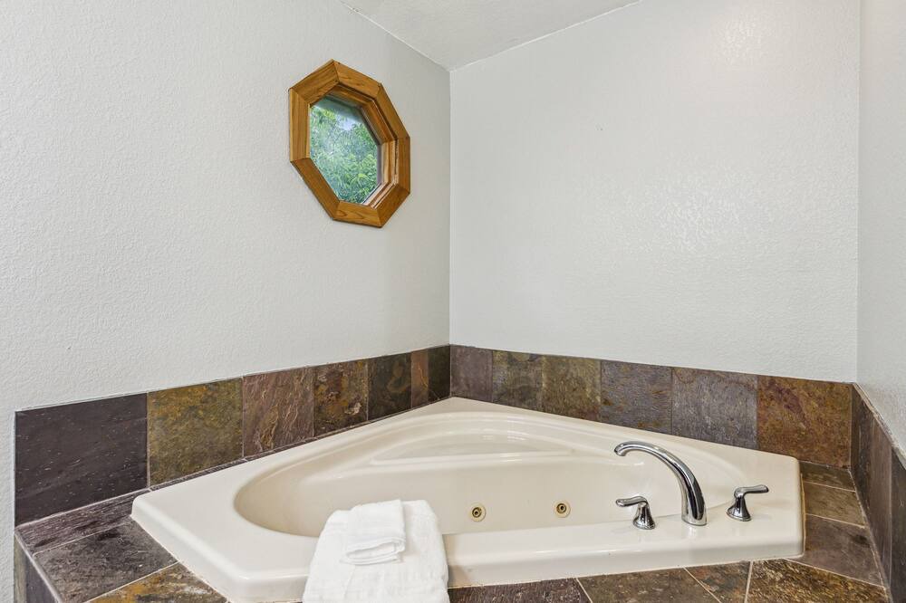 Photo of Bathroom in Oak Cliff