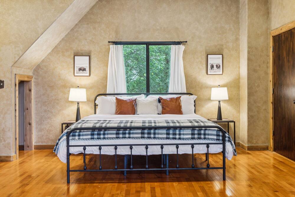 Photo of Bedroom in Oak Cliff