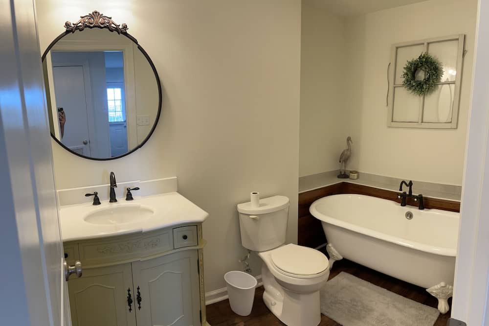 Photo of Bathroom in Rayne
