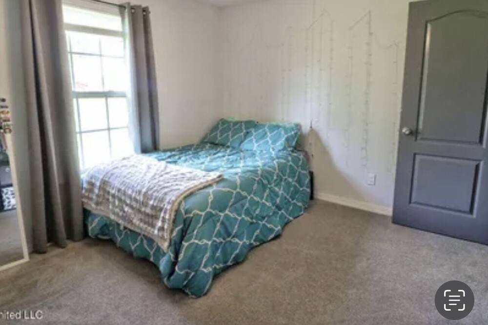 Photo of Bedroom in Moss Point