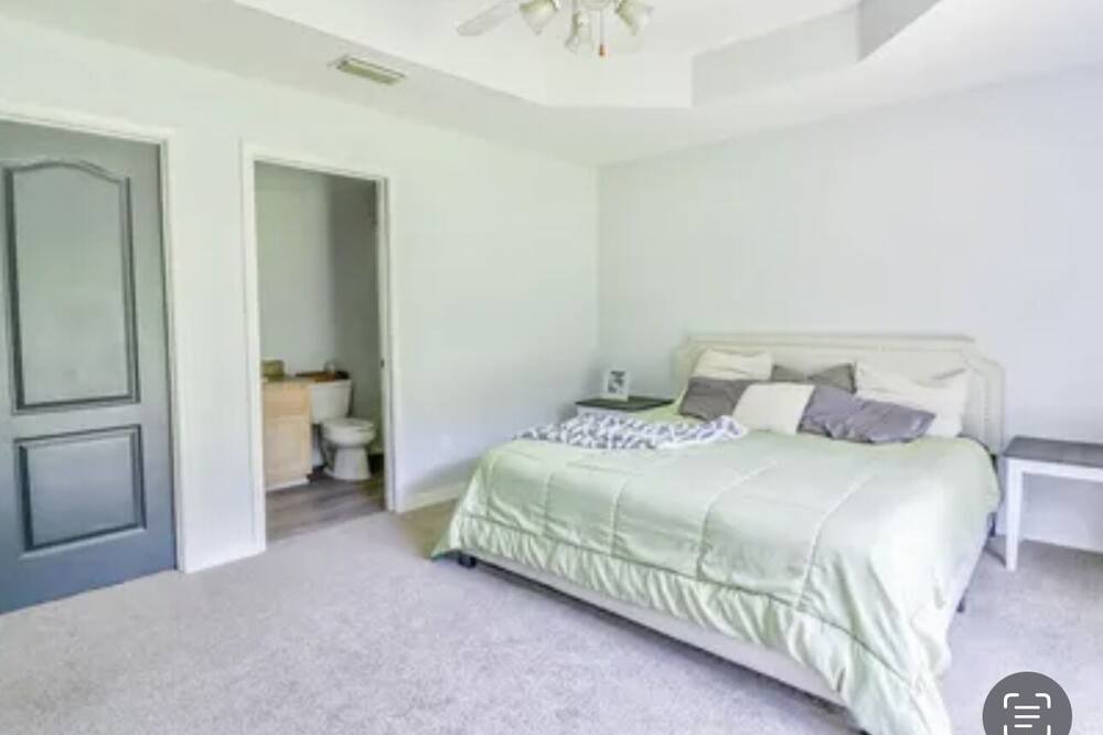 Photo of Bedroom in Moss Point