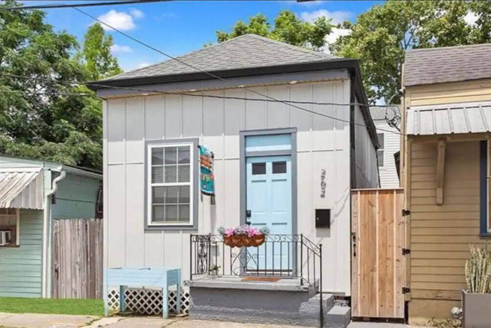 Photo of Outdoor in Black Pearl