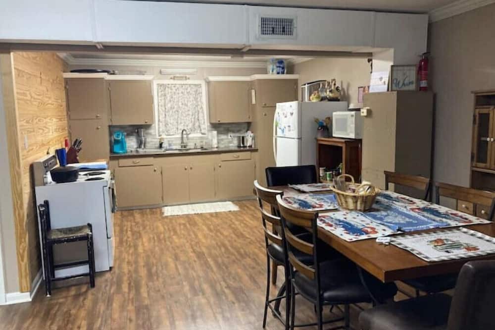 Photo of Kitchen in Lottie