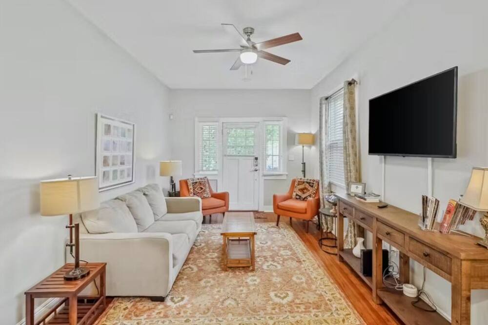 Photo of Bedroom in Lower Garden District