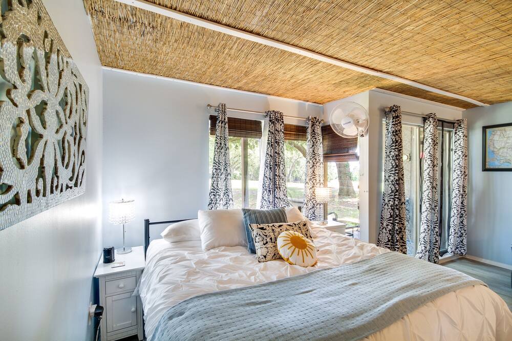 Photo of Bedroom in Diamondhead