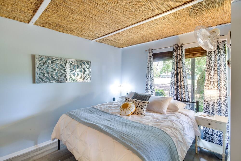 Photo of Bedroom in Diamondhead