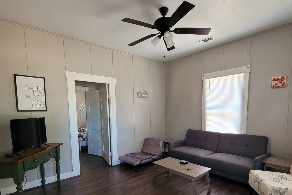Photo of Livingroom in Harper