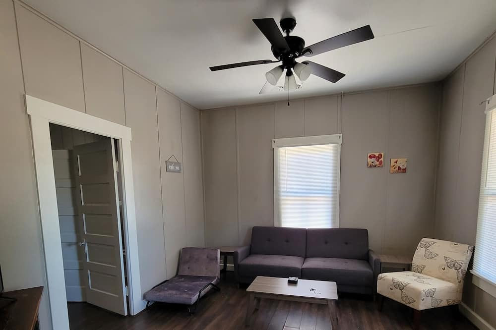 Photo of Livingroom in Harper