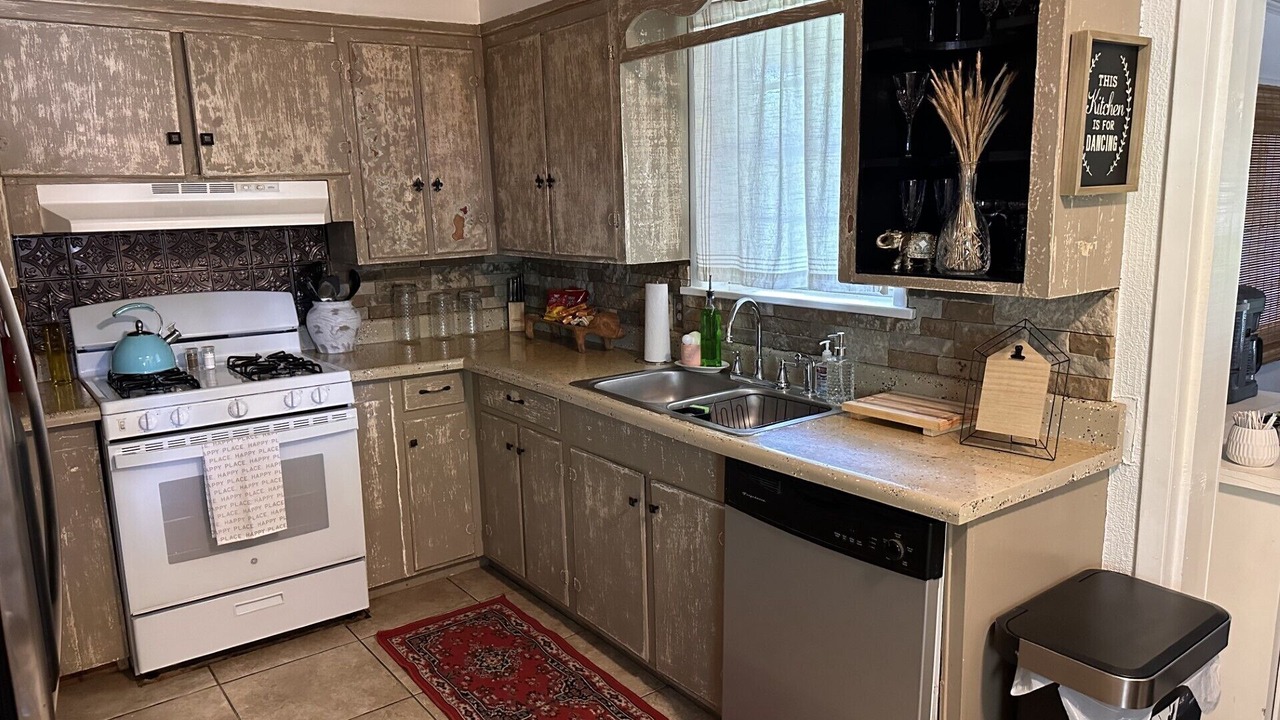 Photo of Kitchen in Brownsville-Bawcomville