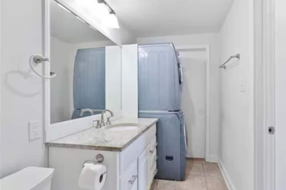 Photo of Bathroom in Irish Channel
